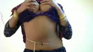 CamShow by Jugs HOT HORNY Gal